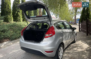 Хэтчбек Ford Fiesta 2011 в 