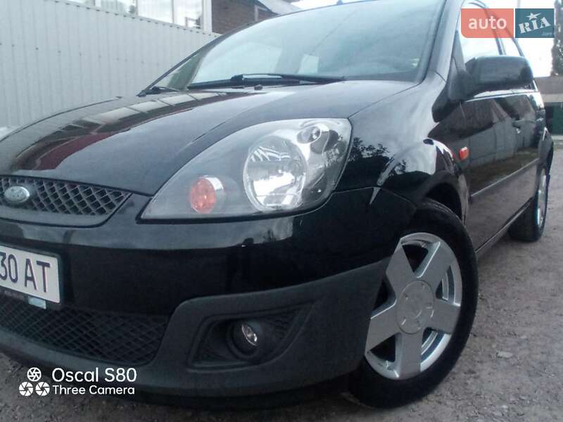 Хэтчбек Ford Fiesta 2007 в 