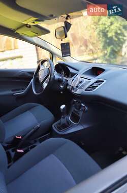 Хэтчбек Ford Fiesta 2011 в 