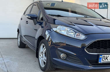 Хэтчбек Ford Fiesta 2017 в 