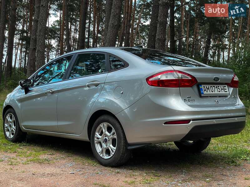 Седан Ford Fiesta 2016 в Житомире
