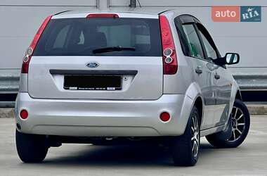 Хэтчбек Ford Fiesta 2007 в 
