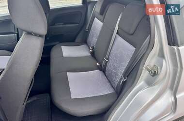 Хэтчбек Ford Fiesta 2007 в 