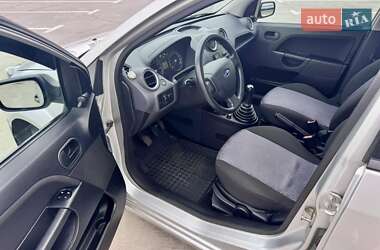 Хэтчбек Ford Fiesta 2007 в 