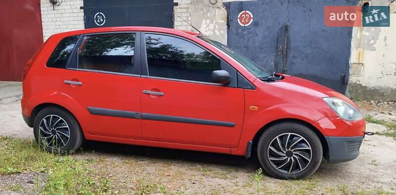 Хэтчбек Ford Fiesta 2007 в Чернигове