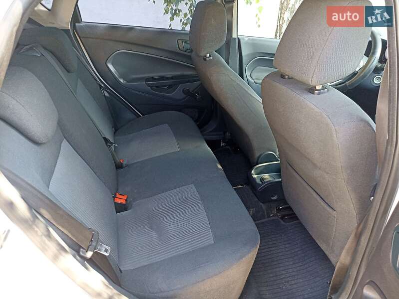 Хэтчбек Ford Fiesta 2011 в Днепре