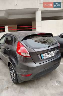 Хэтчбек Ford Fiesta 2015 в Киеве