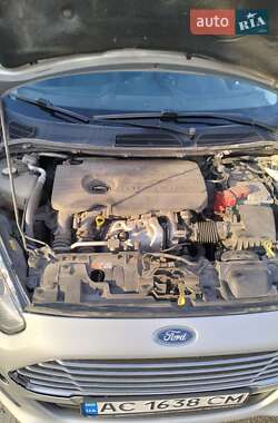 Седан Ford Fiesta 2015 в 