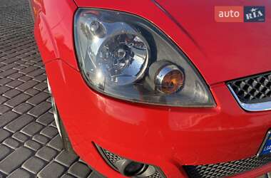 Хэтчбек Ford Fiesta 2006 в 