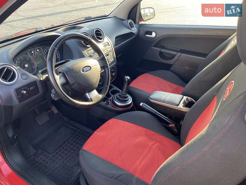 Хэтчбек Ford Fiesta 2006 в Киеве