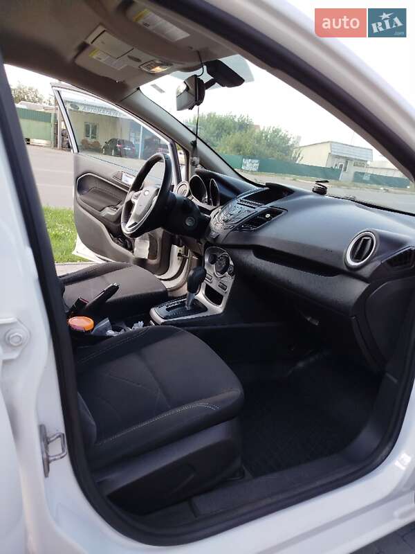 Седан Ford Fiesta 2015 в Миргороде