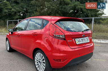 Хэтчбек Ford Fiesta 2011 в 