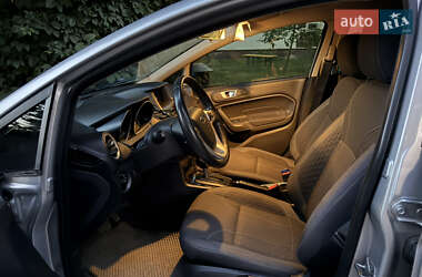 Седан Ford Fiesta 2014 в 