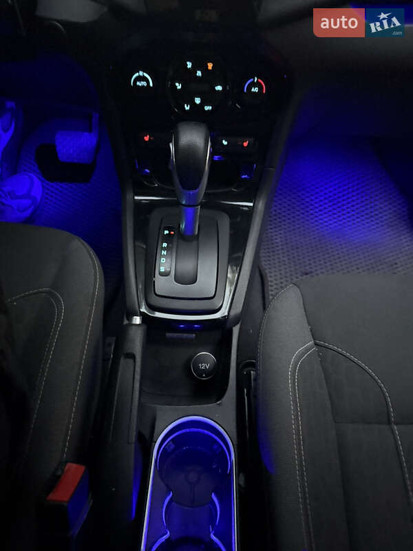 Седан Ford Fiesta 2014 в Днепре