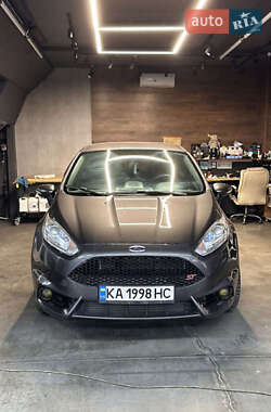 Хэтчбек Ford Fiesta 2017 в 