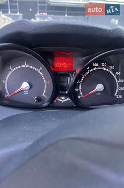 Хэтчбек Ford Fiesta 2011 в 