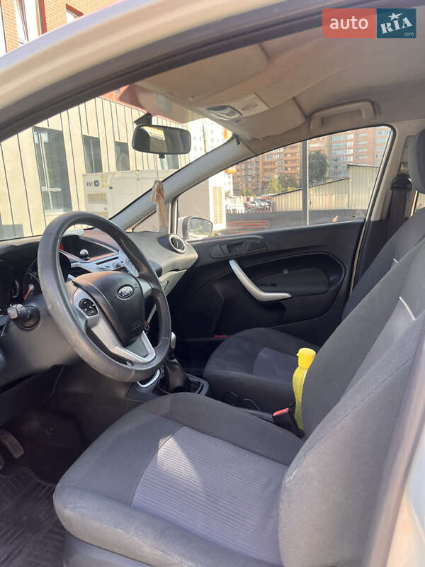 Хэтчбек Ford Fiesta 2011 в Хмельницком