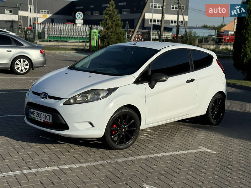 Хэтчбек Ford Fiesta 2010 в Виннице