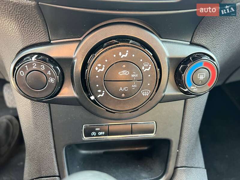 Хэтчбек Ford Fiesta 2013 в Львове