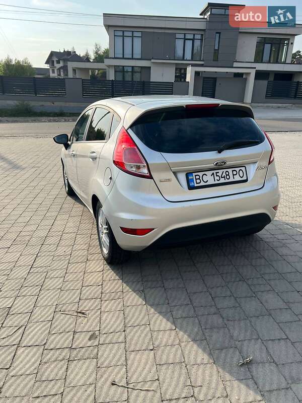 Хэтчбек Ford Fiesta 2013 в Львове
