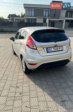 Хэтчбек Ford Fiesta 2013 в 
