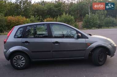Хэтчбек Ford Fiesta 2002 в  фото 8 Хэтчбек Ford Fiesta 2002 в