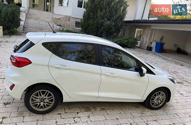 Хэтчбек Ford Fiesta 2017 в 