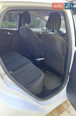 Хэтчбек Ford Fiesta 2017 в 