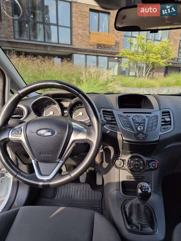 Хэтчбек Ford Fiesta 2016 в Харькове