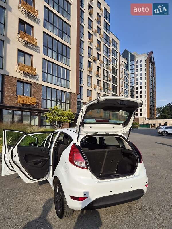 Хэтчбек Ford Fiesta 2016 в Харькове