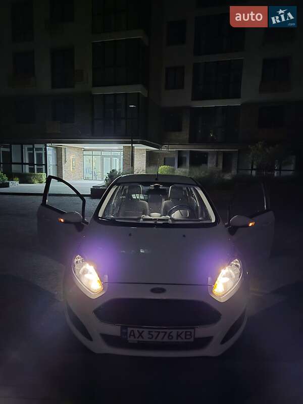 Хэтчбек Ford Fiesta 2016 в Харькове