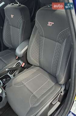 Хэтчбек Ford Fiesta 2015 в 