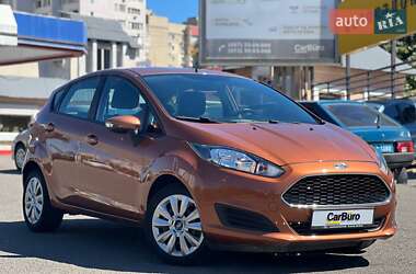 Хэтчбек Ford Fiesta 2016 в 