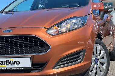 Хэтчбек Ford Fiesta 2016 в 