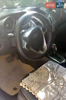 Седан Ford Fiesta 2011 в 