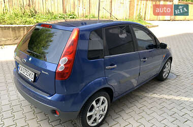 Хэтчбек Ford Fiesta 2007 в 