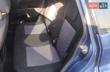 Хэтчбек Ford Fiesta 2006 в 