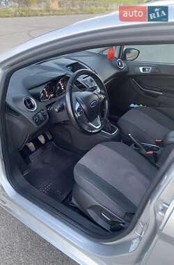 Хэтчбек Ford Fiesta 2013 в 
