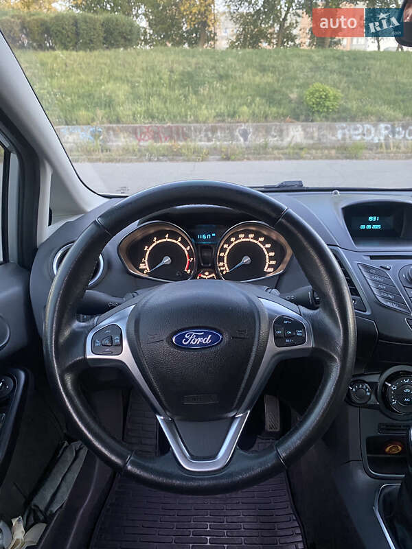 Хэтчбек Ford Fiesta 2013 в Киеве