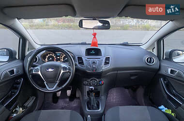 Хэтчбек Ford Fiesta 2013 в 