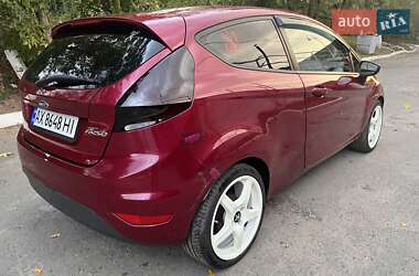 Хэтчбек Ford Fiesta 2010 в 