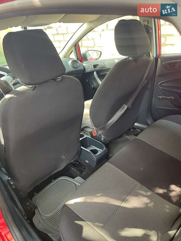 Хэтчбек Ford Fiesta 2012 в Краснограде фото 12 Хэтчбек Ford Fiesta 2012 в Краснограде