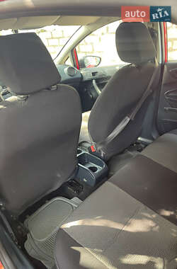 Хэтчбек Ford Fiesta 2012 в 
