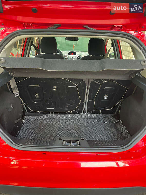 Хэтчбек Ford Fiesta 2012 в Краснограде фото 13 Хэтчбек Ford Fiesta 2012 в Краснограде