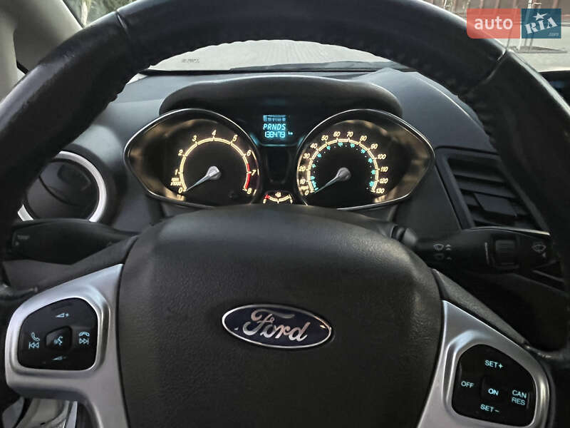 Хэтчбек Ford Fiesta 2013 в Измаиле