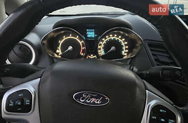 Хэтчбек Ford Fiesta 2013 в 