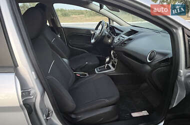 Хэтчбек Ford Fiesta 2013 в Измаиле
