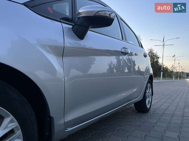 Хэтчбек Ford Fiesta 2013 в Измаиле