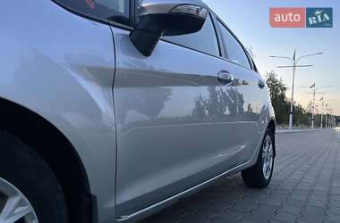 Хэтчбек Ford Fiesta 2013 в 