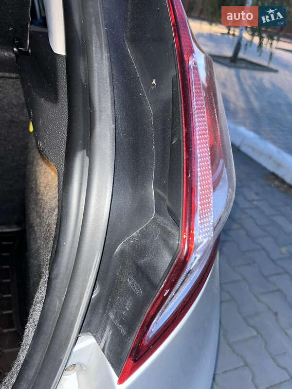 Хэтчбек Ford Fiesta 2013 в Измаиле